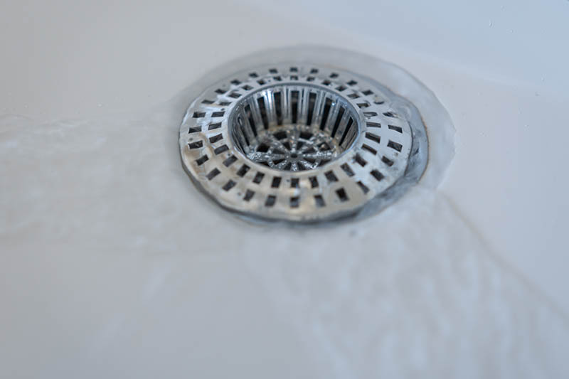 water drain in sink strainer