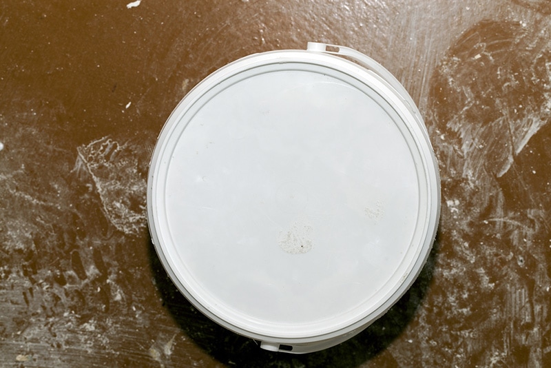 white paint can with closed lid