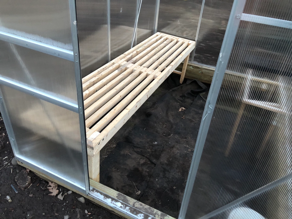 Grrenhouse growing bench