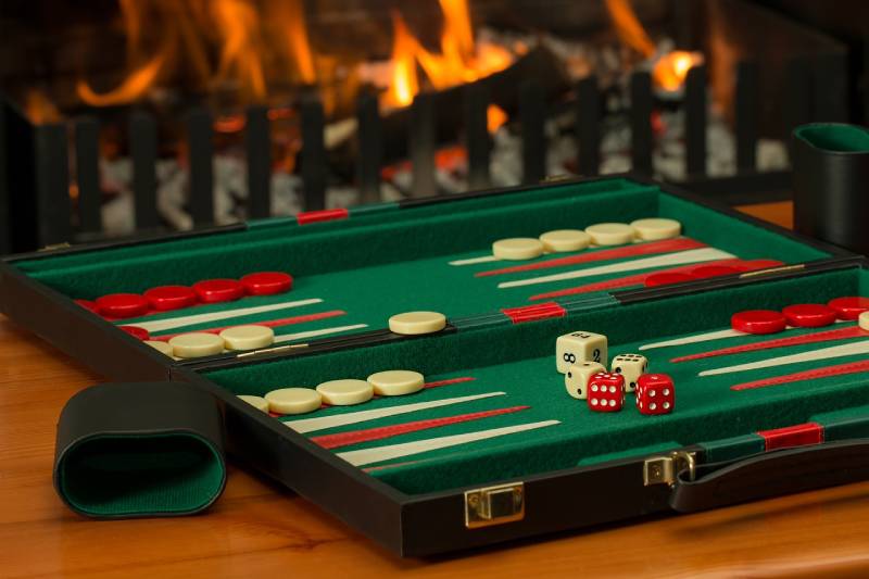 backgammon boardgame