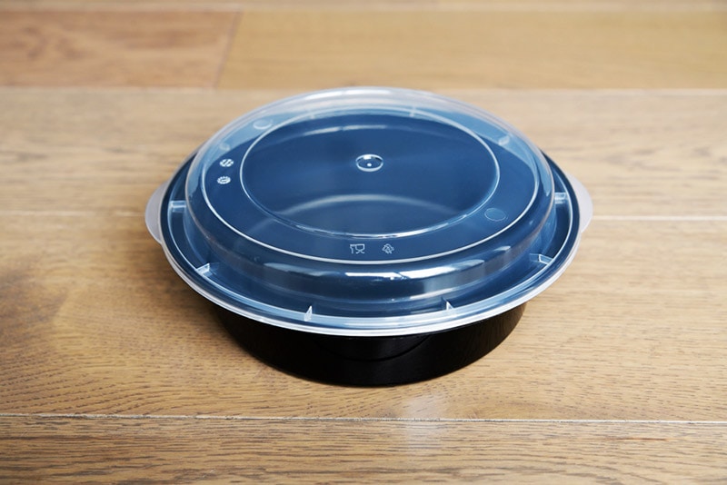 black plastic bowl with clear lid