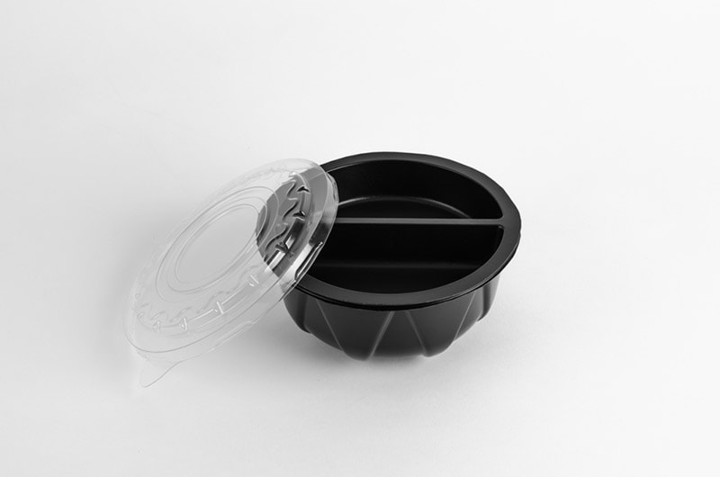 black plastic food bowl