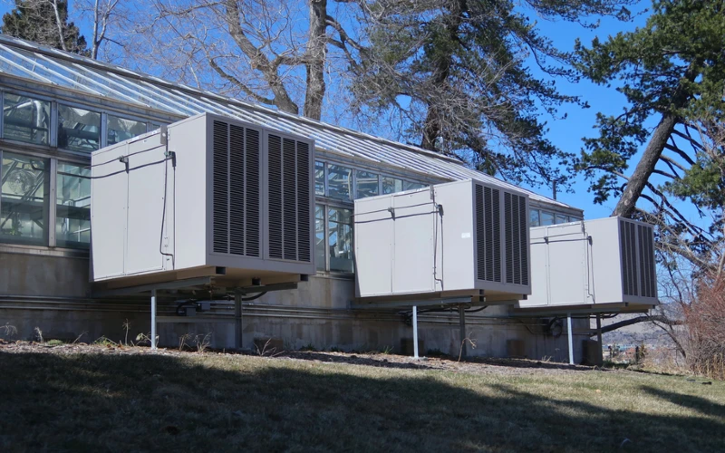 evaporative swamp cooler connected to a greenhouse