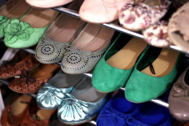 ladies shoes storage