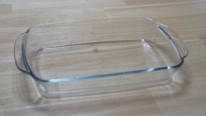 oven glass on the table