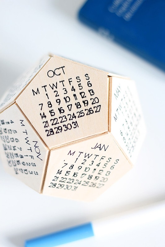 DIY Wooden Desk Calendar