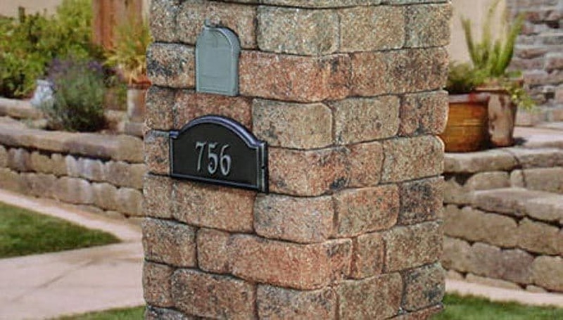 DIY brick mailbox
