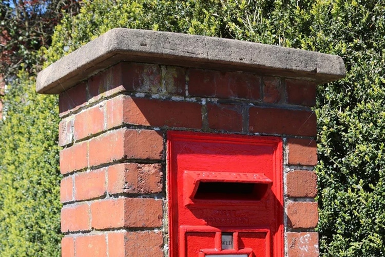DIY brick mailbox
