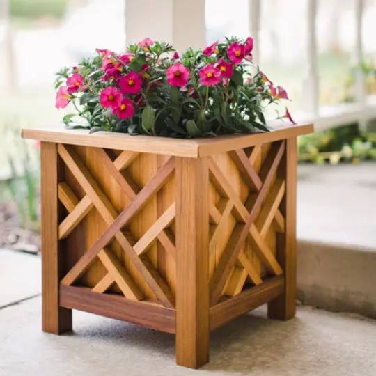 diy chippendale-planter