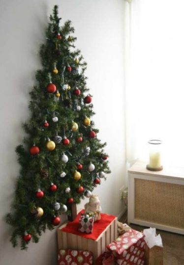 diy christmas tree on wall and renter friendly