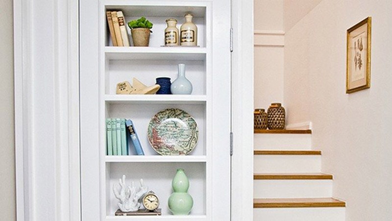 diy door with shelves