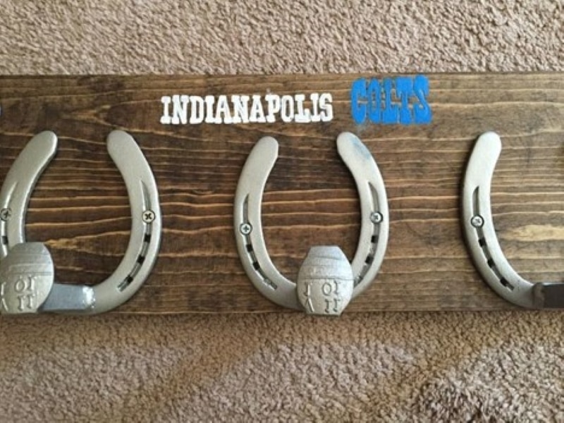 diy horseshoe coat hat rack