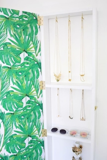 diy jewelry storage mirror