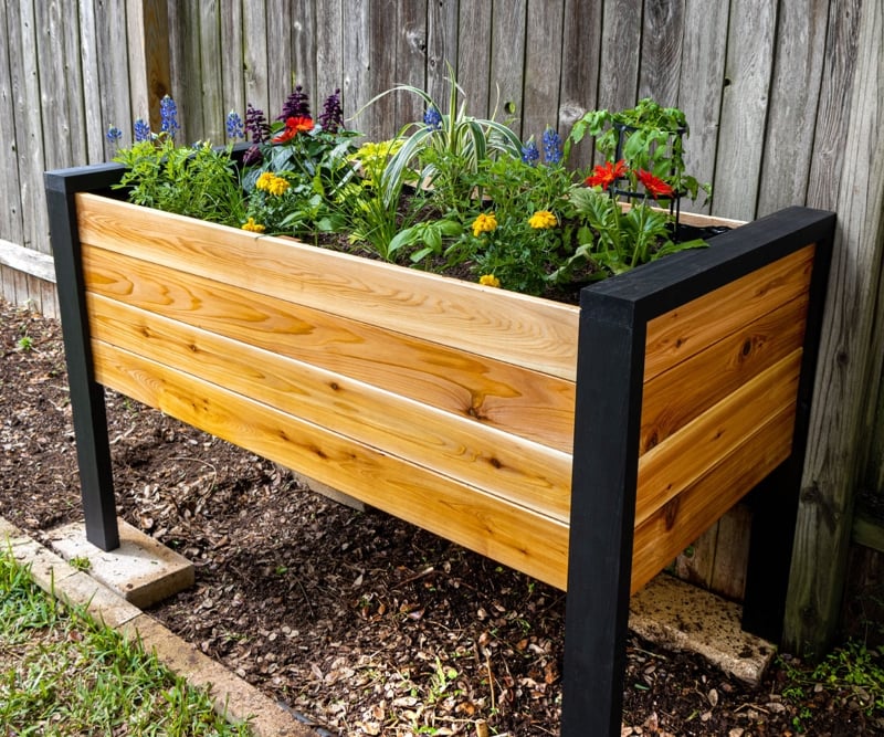 diy raised planter box