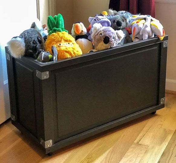 diy rolling blanket storage box