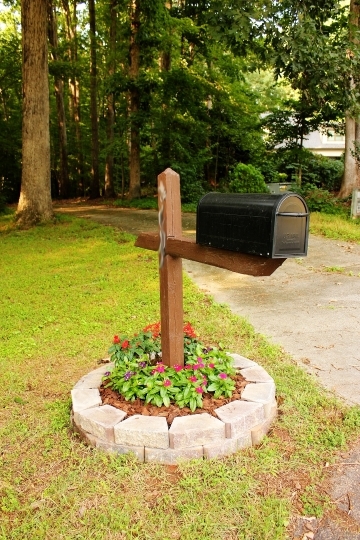 diy simple but cute mailbox flower bed