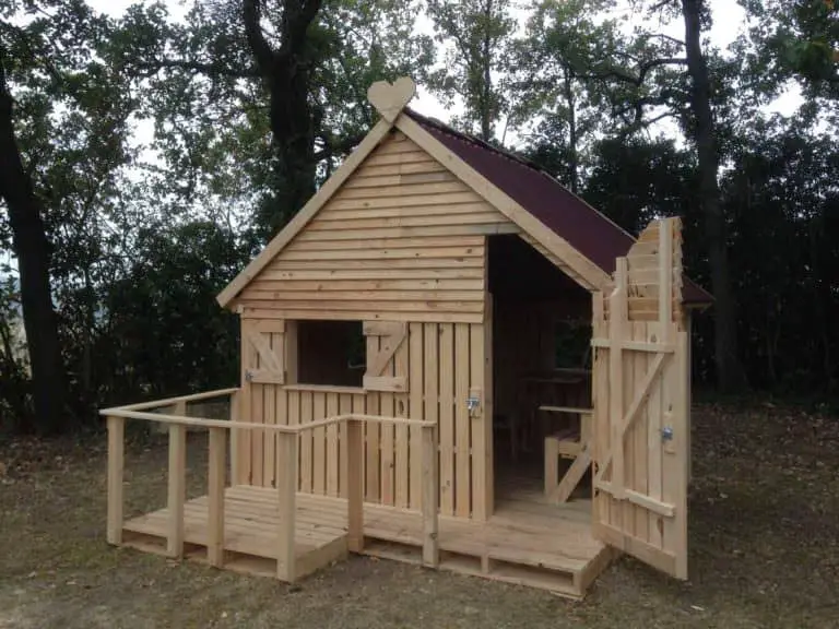 pallet teenager cabin hideaway