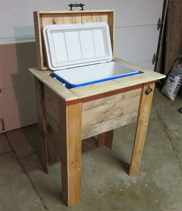 DIY Rustic Outdoor Cooler Stand From No Title Required