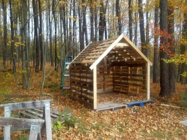 Pallet shed