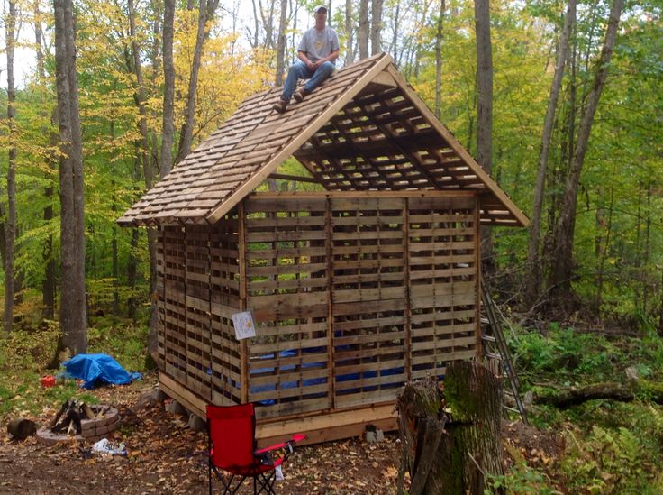 Tiny pallet cabin