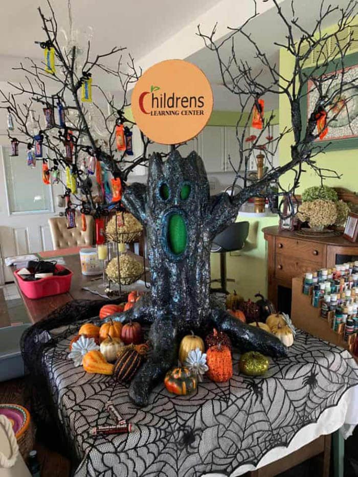 A_Haunted_Tree_for_Halloween