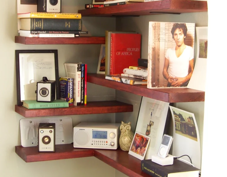 Corner shelves