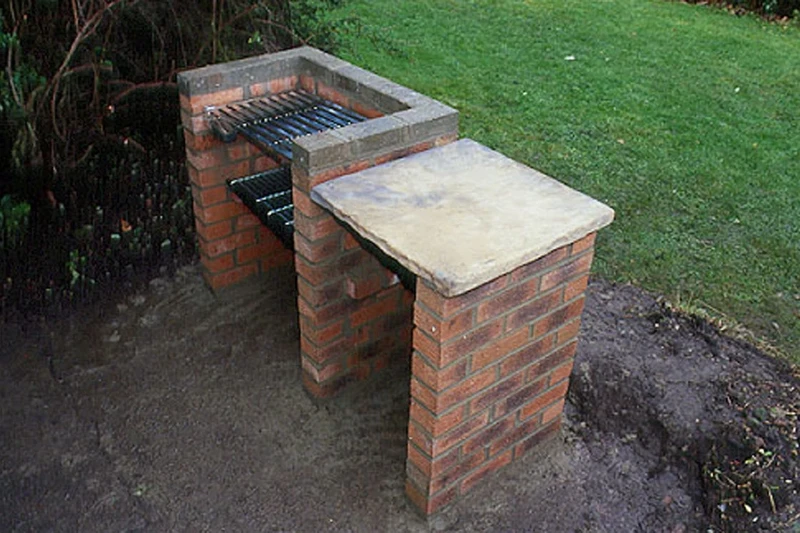 DIY Brick Barbecue