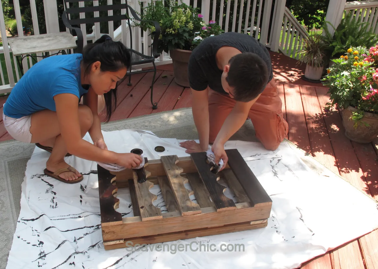 Pallet Wood Wine Rack DIY by scavenger chic
