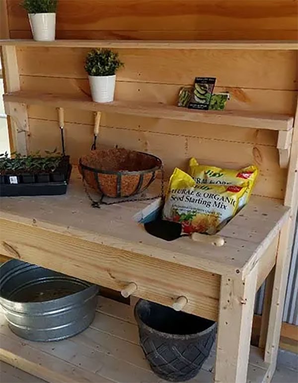 Strong and Elegant DIY Potting Bench