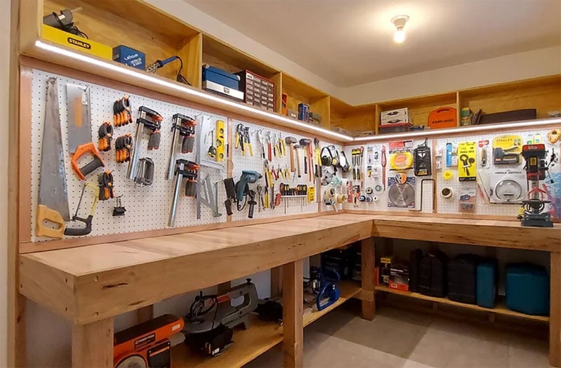 Sturdy Garage Workbench