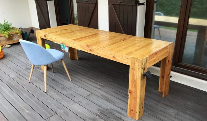DIY pallet coffee table