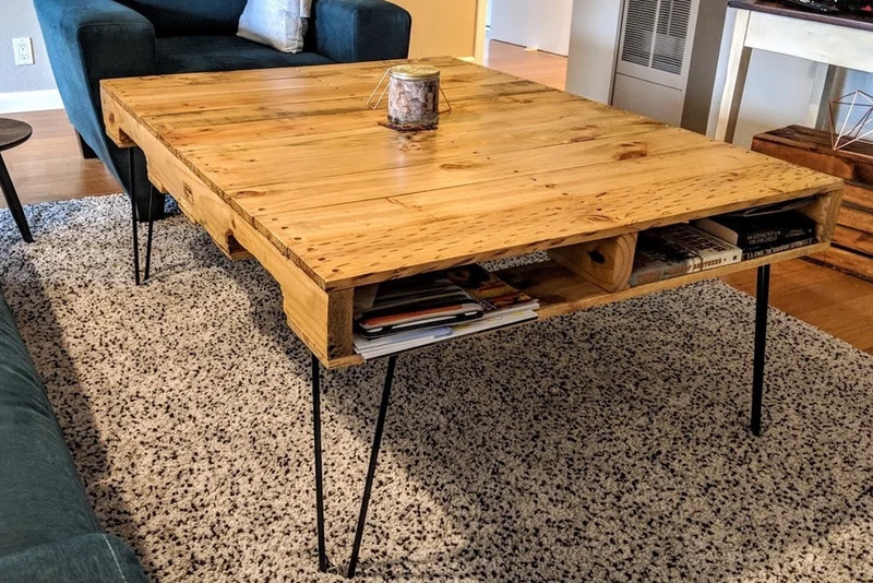 DIY pallet coffee table