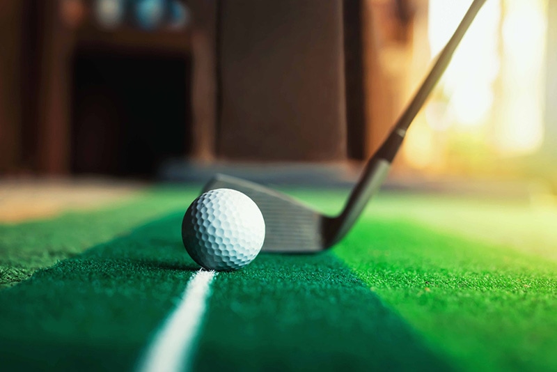 Artificial golf course for small office spaces